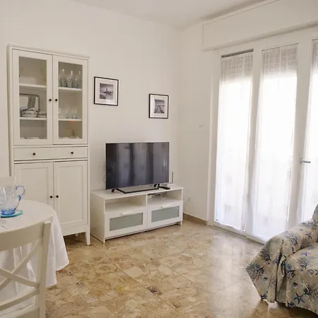 Antonietta - Spazioso Trilocale Centralissimo Daire Grado